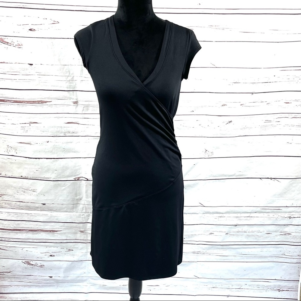 Athleta Women’s Faux Wrap Dress V- Neck Ruched Cap Sleeve Black Size XS .